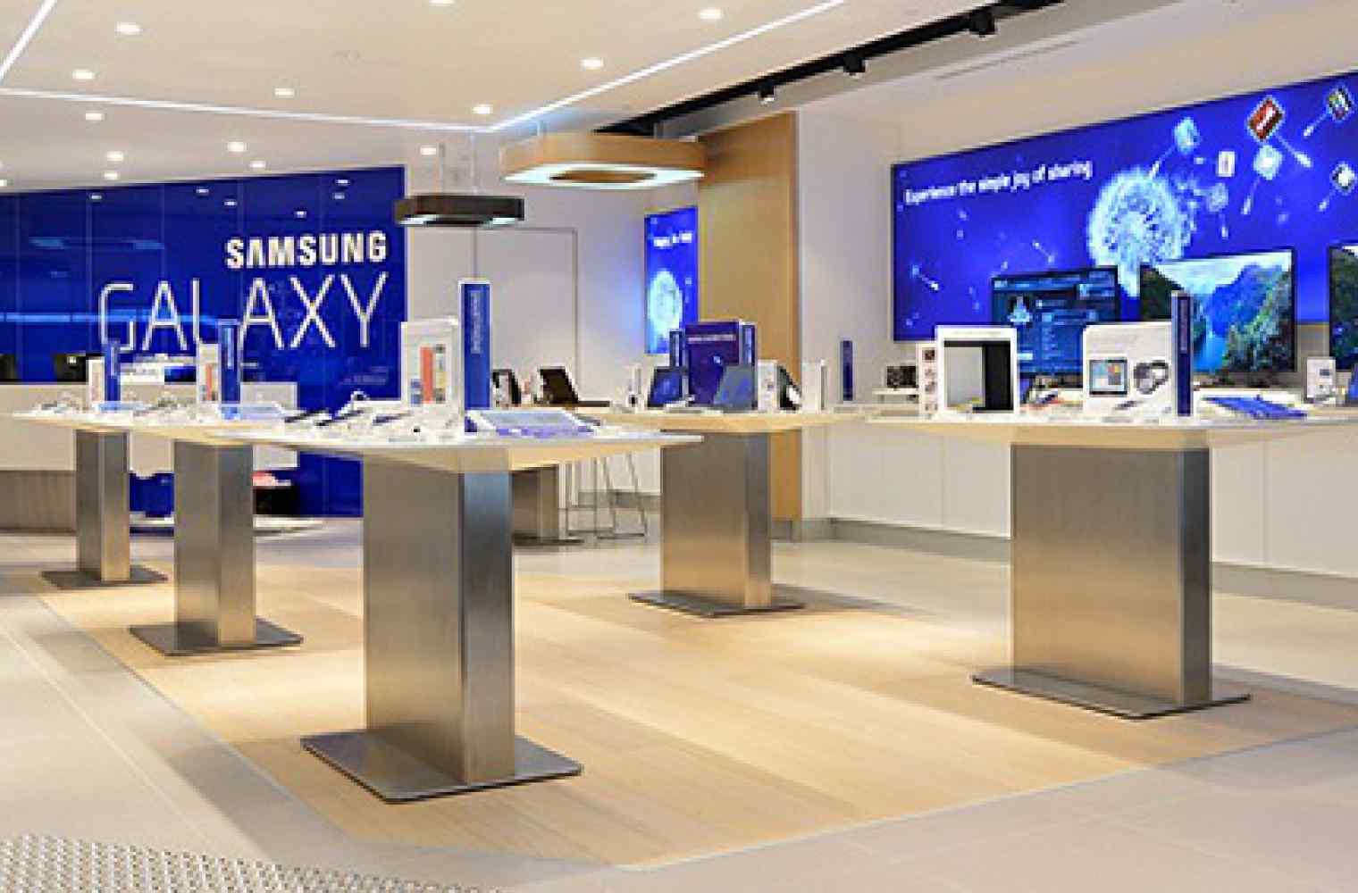 Innovation brand-shop Samsung Electronics will be opened in Shopping and entertainment center Respublika